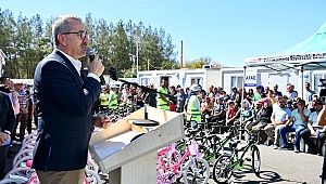 Başkan Güngör, Bisiklet Dağıtım Programında Çocuklarla Bir Araya Geldi