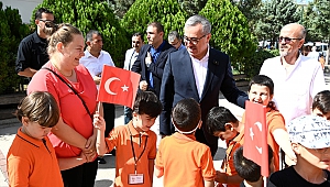 Başkan Güngör, Çocukların Yeni Eğitim Dönemi Heyecanına Ortak Oldu
