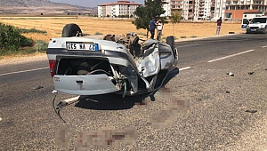 Gaziantep'te İki Araç Kafa Kafaya Çarpıştı: 4'ü Ağır 7 Yaralı