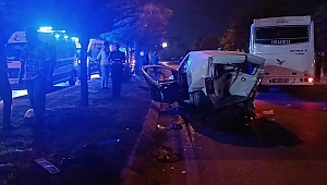 Hafif Ticari Araç İle İşçi Servisi Çarpıştı: 2 Ağır Yaralı