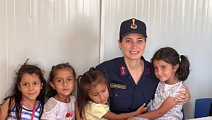 Jandarma Ekiplerinden Öğrencilere Hediye