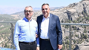 Kırsal Mahallelerdeki Yerinde Dönüşüm Sorununun Çözümüne Katkı Sağlayan Başkan Güngör’e Teşekkür