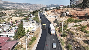 Büyükşehir, Büğlek Caddesi'nde Asfalt Çalışmalarını Sürdürüyor