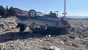 Takla Atan Otomobil 50 Metre Sürüklendi: 1 Yaralı