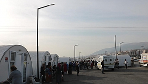 Vinç Elektrik Tellerine Değdi, Akıma Kapılan Depremzede Hayatını Kaybetti