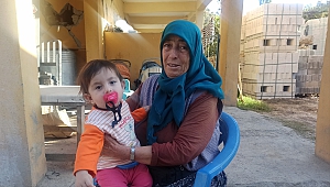 Depremden Sağ Kurtulan Tek Torunu ile Yaşama Tutunuyor
