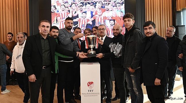 İstiklal Spor’unŞampiyonluk Kupası Başkan Güngör’ün Ellerinde Yükseldi