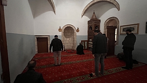 Kahramanmaraş Şehir Merkezinin Hasar Görmeyen 5 Asırlık Camisi