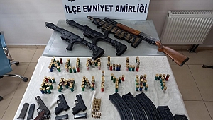 Cinayetten Aranan Zanlının Evinden 7 Adet Silah Çıktı