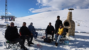 Yedikuyular Kayak Merkezi Beyaza Büründü