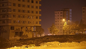 Yılbaşı Gecesi Enkaz Alanlarında Sessizlik