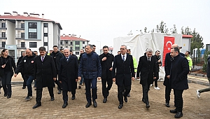 Bakan Yerlikaya, TOKİ Konutları’nda İncelemelerde Bulundu