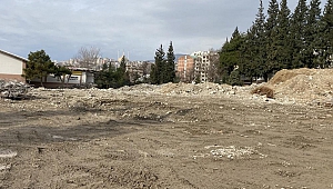 Binlerce Mezun Veren Liseden Geriye Boş Bir Arsa Kaldı