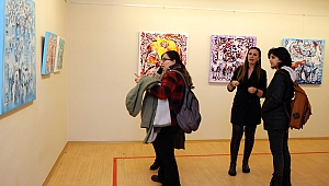 Ressam Pınar Kanber’in Sanko Sanat Galerisi’nde Açtığı Sergi Devam Ediyor