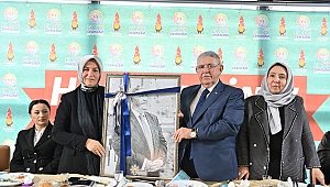 Başkan Mahçiçek’ten ‘AK Kadın’lara duygu dolu veda