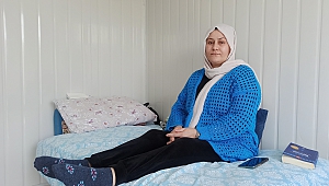Depremzede kadın, annesini ve oğlunu kaybetti, kendisi omurilik felçli kaldı