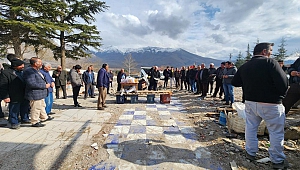 Ekinözü bağımsız belediye başkan adayından bekarlara evlilik vaadi