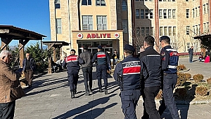 Jandarma, aranan şahısları bir bir yakalıyor