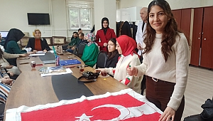 Kahramanmaraş'ta 7'den 77'ye el birliğiyle ilmek ilmek Türk Bayrağı