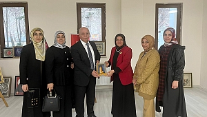 KİÜ Yeşilay Topluluğu’ndan Yetim Koordinasyon MerkezineKitap Bağışı