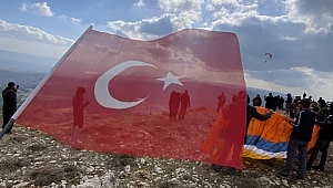 Şehitlere saygı uçuşu