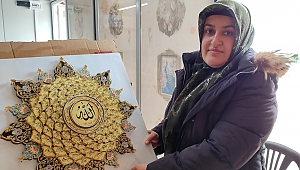 Kahramanmaraş'ta depremzede kadın, rölyef yaparak ekonomisine katkı sağlıyor