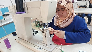 Kahramanmaraş'ta Üretilen Ayakkabılara Kadın Eli Değecek