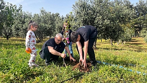 Çevre temizliği ve fidan dikimi yapıp dünyayı güzelleştiriyorlar