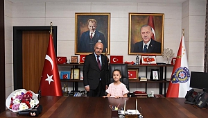 Kahramanmaraş'ta Ayşe Neva makama geçti,