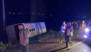 Kahramanmaraş’ta kontrolden çıkan servis minibüsü yan yattı: 9 yaralı
