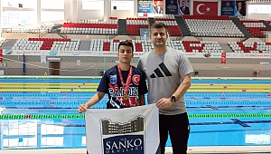 Sanko Okulları Öğrencisi Yüzme Yarışmasında İl Birincisi Oldu