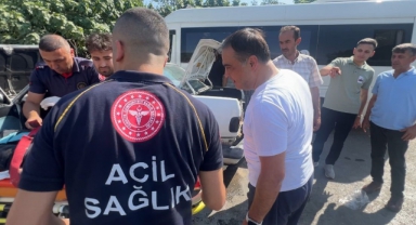 Kahraman Doktor Kaza Yerinde Durup Yaralılara İlk Müdahaleyi Yaptı