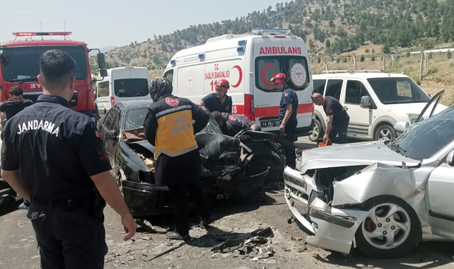 Kahramanmaraş'ta Otomobiller Çarpıştı: 5 Yaralı