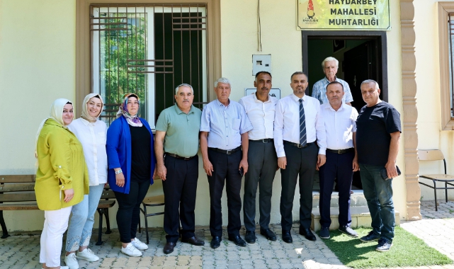 Başkan Toptaş, Muhtarlarla Buluşup, Esnafları Ziyaret Ederek Güne Başladı