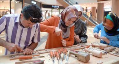 Büyükşehir’in Ahşap Oyma AtölyesiKatılımcıların Beğenisini Kazandı