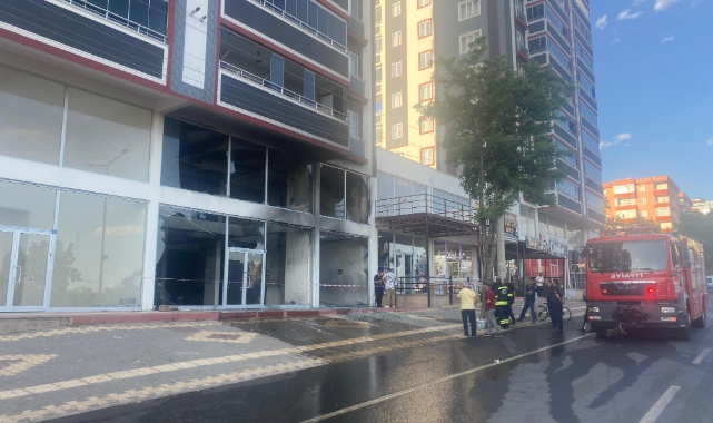 Depoda Çıkan Yangın Paniğe Yol Açtı