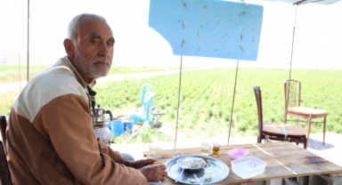 Kahramanmaraşlı İşçi 350 Dönüm Tarlayı Her Yıl 6 Ay Suluyor