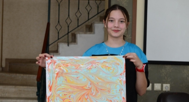Minikler Hayal Gücünü Ebru Sanatına Döktü