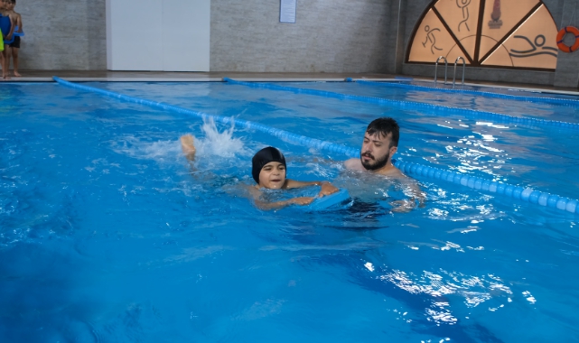 Onikişubat Belediyesi’nin Yaz Yüzme Kursu Tüm Hızıyla Devam Ediyor