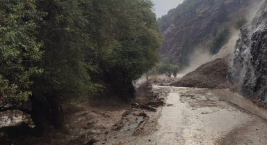 Toprak Kayması Sonucu Kapanan Yol Yeniden Açıldı