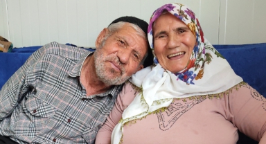 51 Yıllık Evli Çift Gençlere Örnek Oluyor