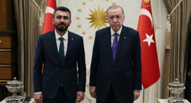 Ak Parti’de İstifa