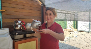Depremzede Kadın Konteyner Kentte Çay Evi İşletiyor