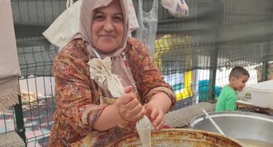 Evinde Anne, Tezgahta Tatlıcı