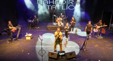 Geleneksel Ağustos Fuarı’nda Bahadır Tatlıöz Müzik Ziyafeti Yaşattı