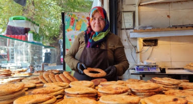 Hacer Usta, 13 Yıldır Taş Ocağının Başında Çörek Ve Simit Pişiriyor