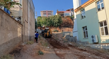 Onikişubat Belediyesi, Sağanağın İzlerini Silmek İçin 7/24 Çalışıyor