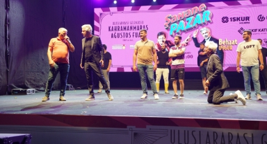 Uygur Kardeşler Ağustos Fuarı’nda Pazar’a Renk Kattı