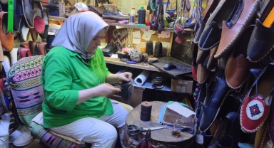 Yemeni Ustası Kadın Dede ve Baba Mesleğini Devam Ettiriyor