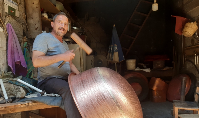 Yıllardır Bakırdan Lokum Kazanları Yapıyor